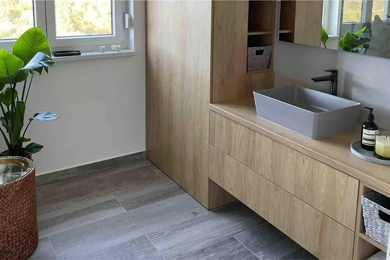 Cozy Loft Studio With Rooftop Seaview & Pool Okrug Gornji Apartmán