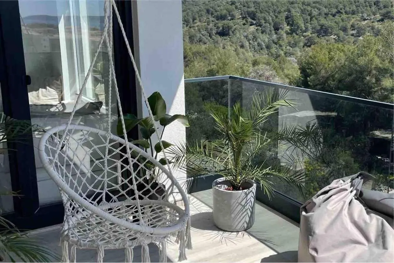 Cozy Loft Studio With Rooftop Seaview & Pool Okrug Gornji 0*,  Croatia